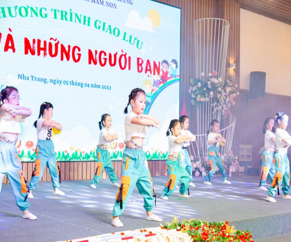 Chương trình giao lưu: "Bé và những người bạn"