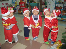 Hình ảnh Bé đón Noel