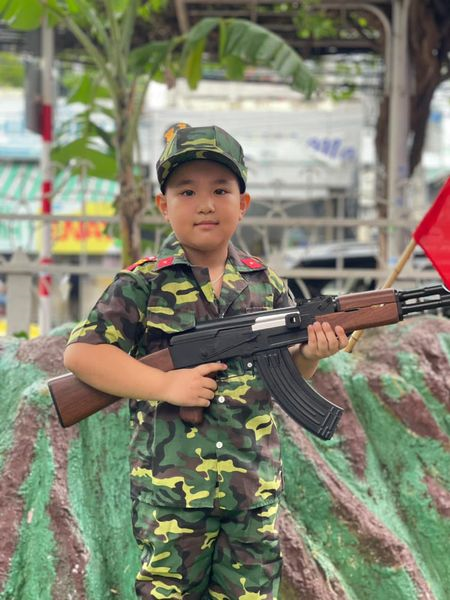 Kỷ niệm ngày TLQĐND Việt Nam - Hoạt động bé làm chiến sĩ tí hon